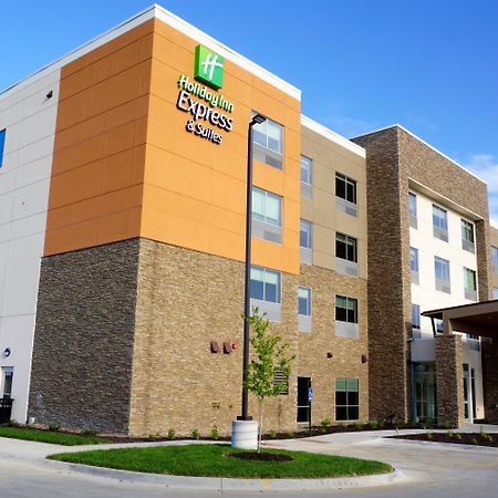 Holiday Inn Express & Suites Omaha - Millard Area By Ihg Eksteriør billede