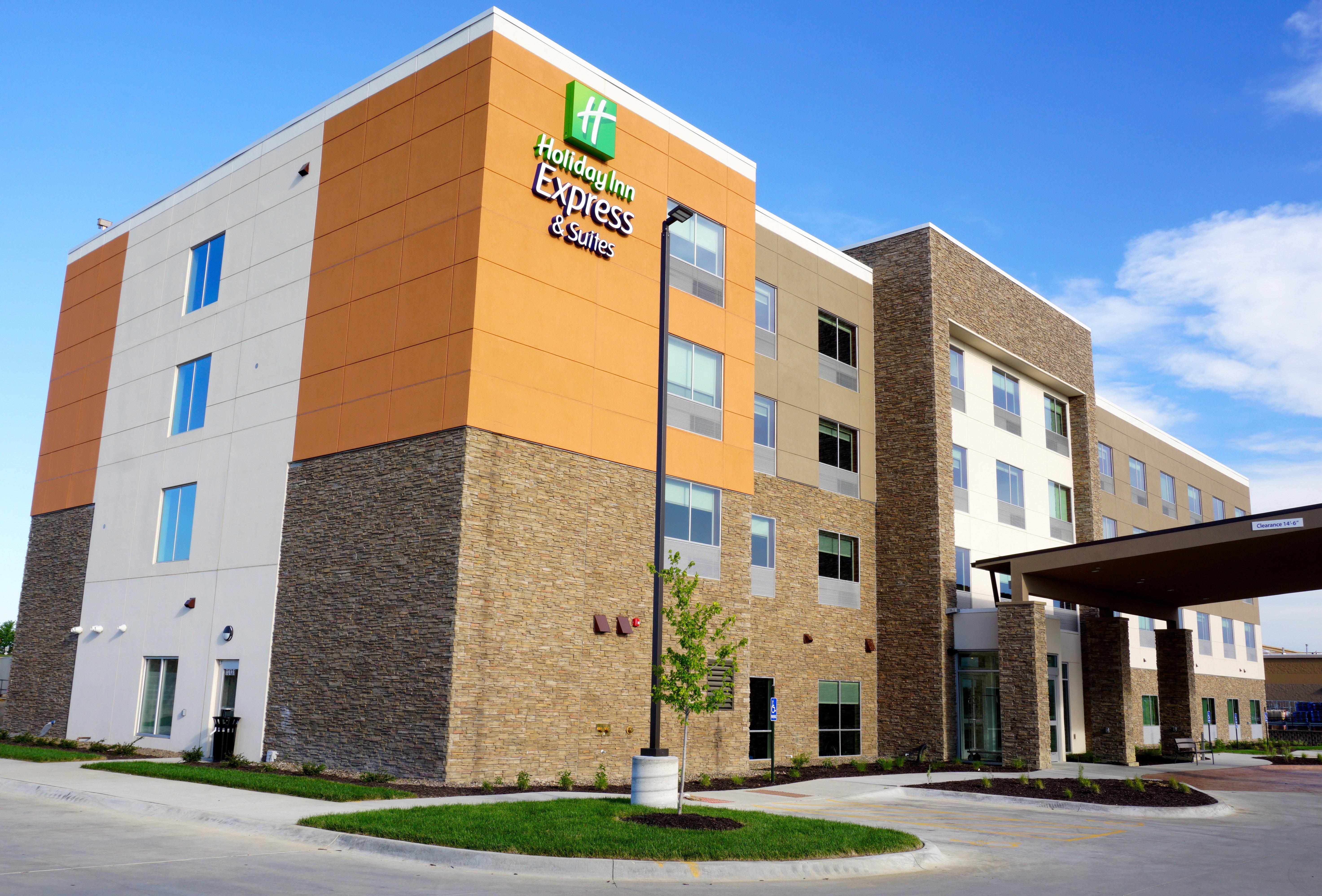Holiday Inn Express & Suites Omaha - Millard Area By Ihg Eksteriør billede