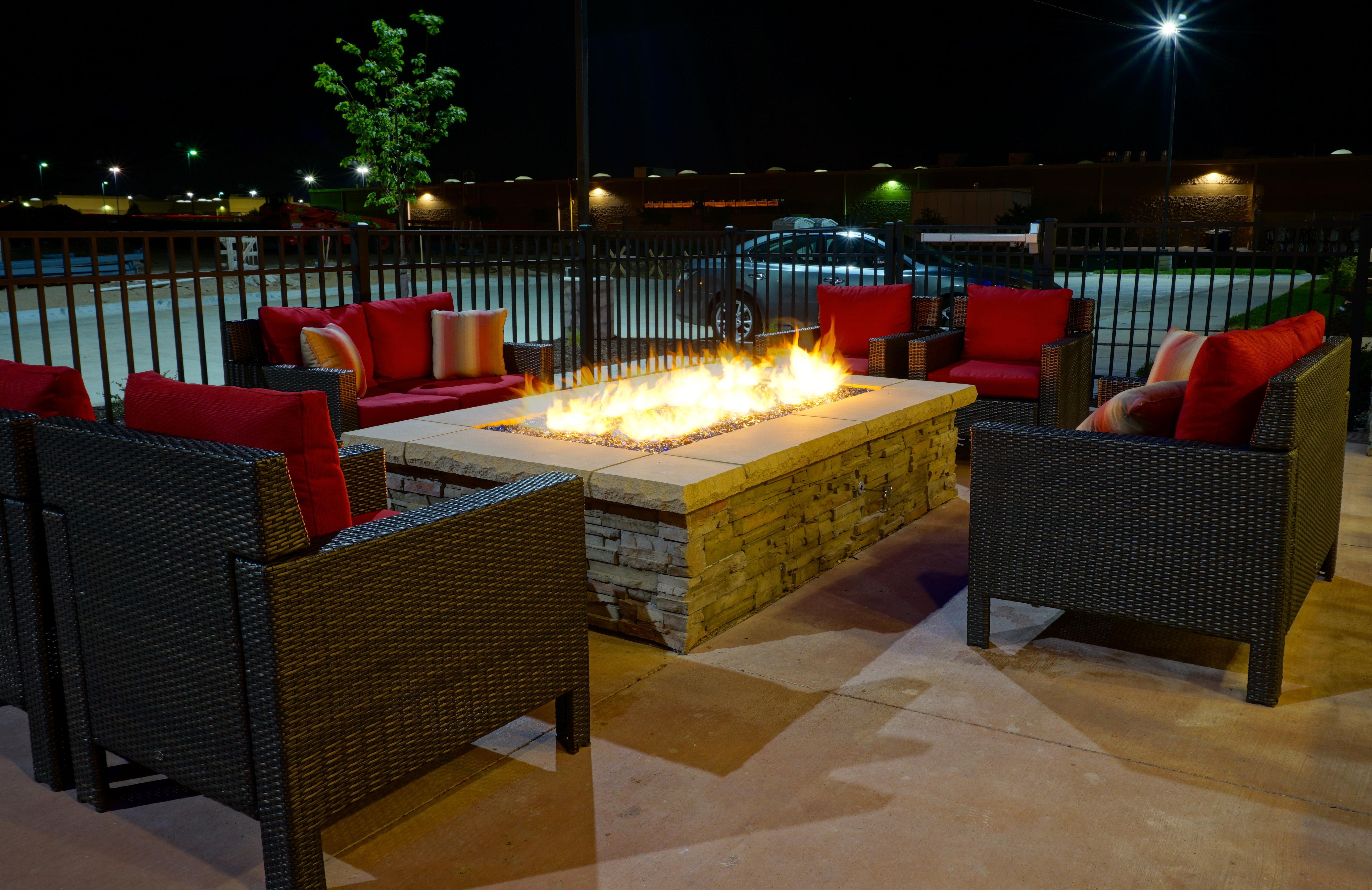 Holiday Inn Express & Suites Omaha - Millard Area By Ihg Eksteriør billede