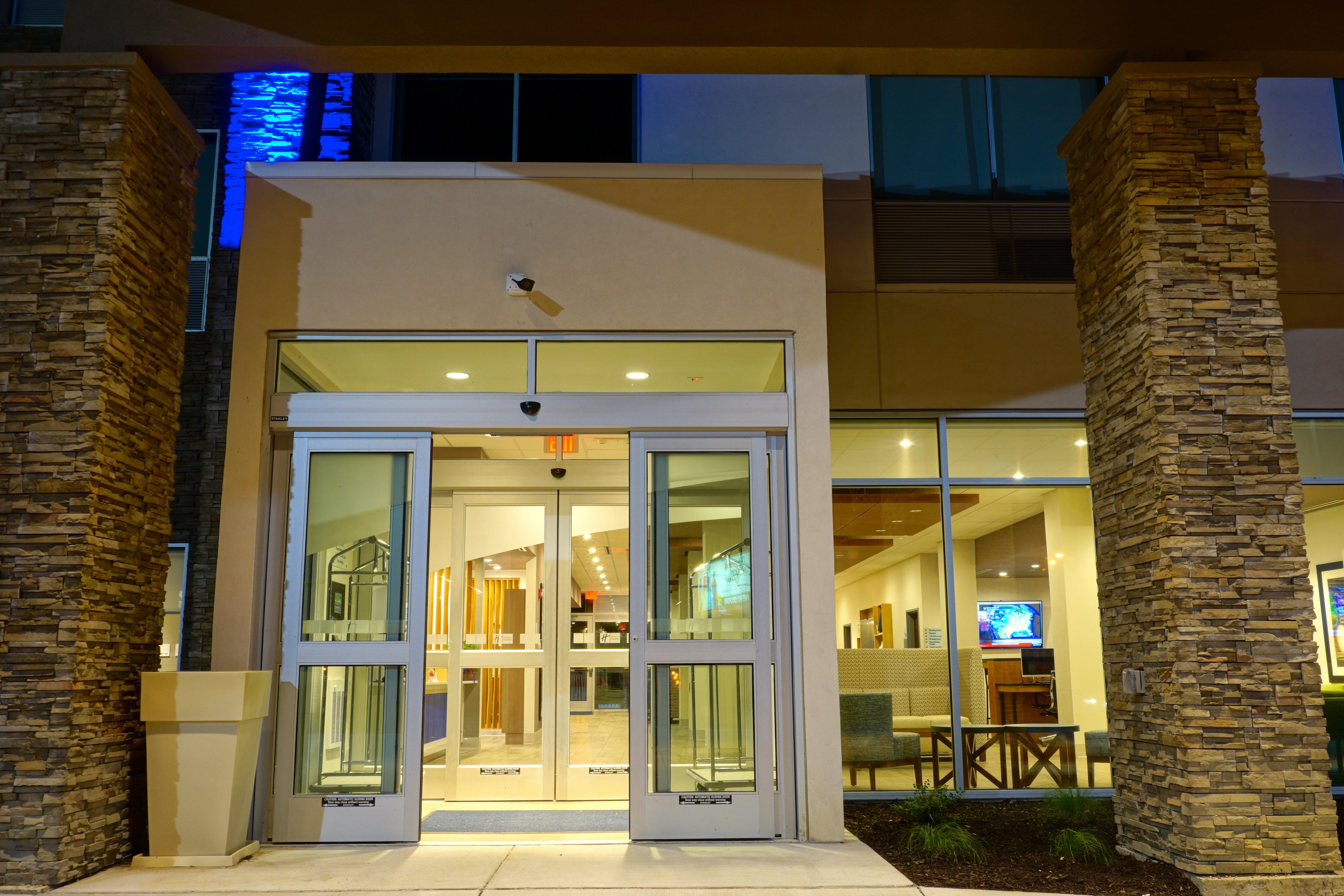 Holiday Inn Express & Suites Omaha - Millard Area By Ihg Eksteriør billede