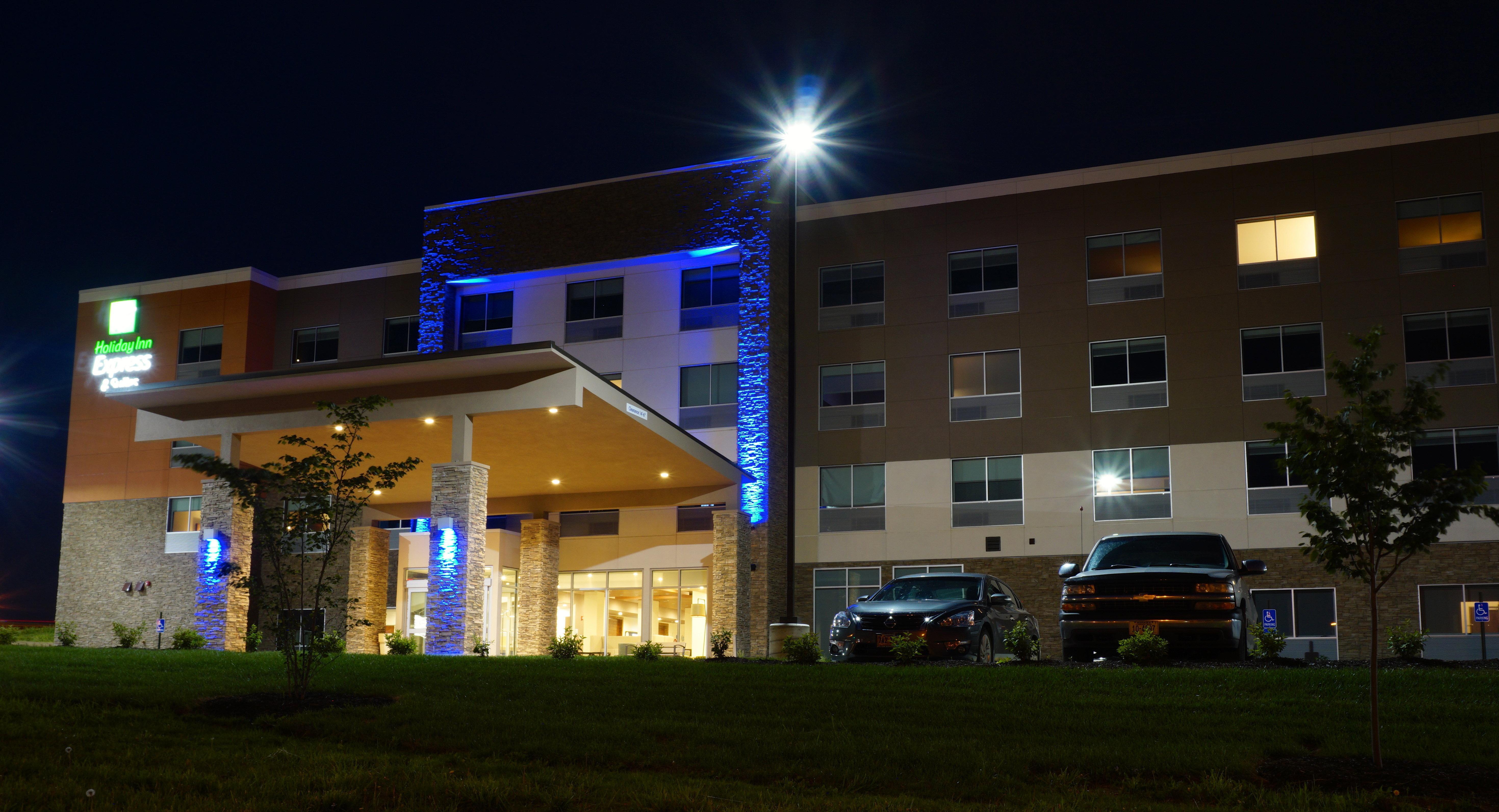 Holiday Inn Express & Suites Omaha - Millard Area By Ihg Eksteriør billede