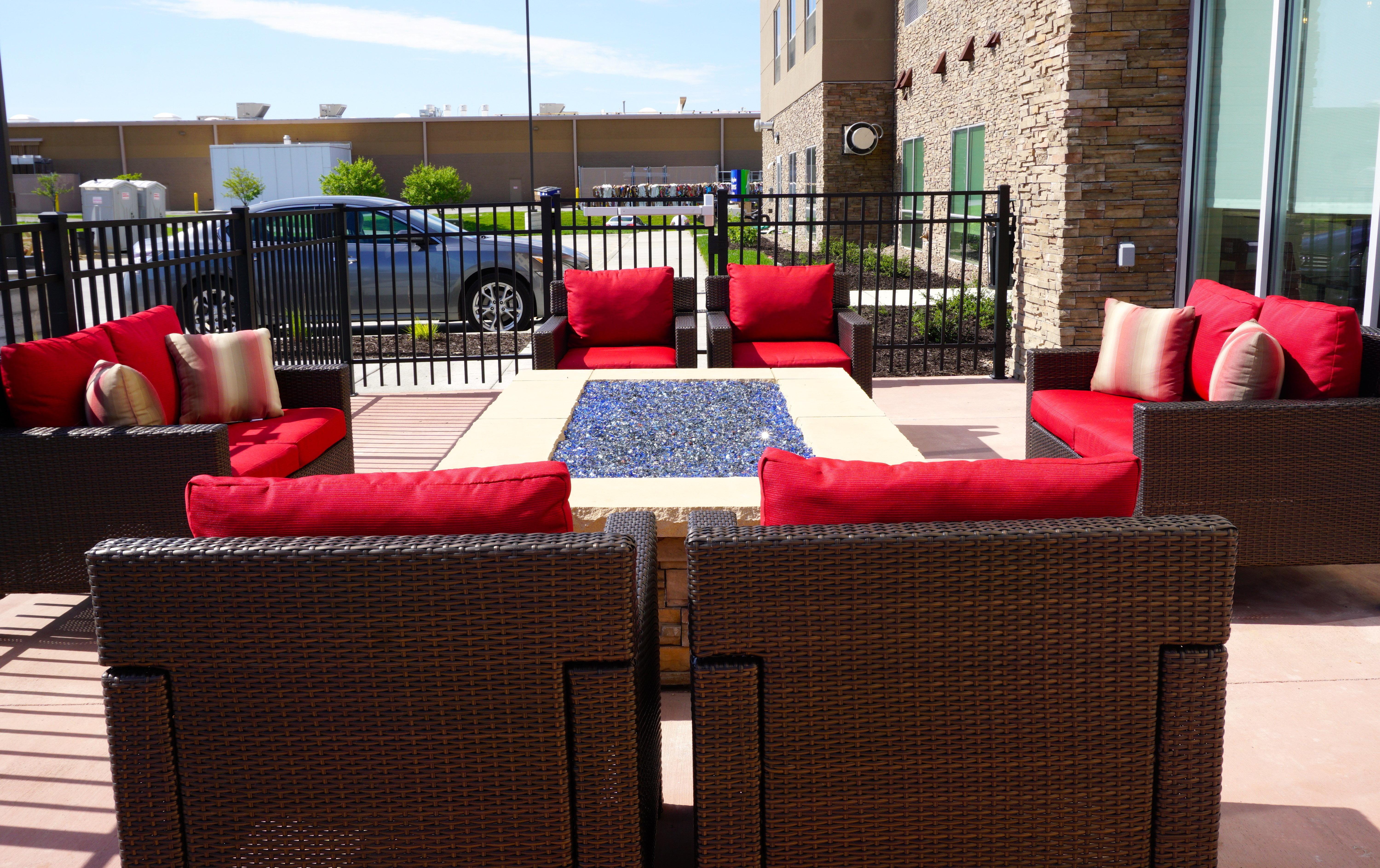 Holiday Inn Express & Suites Omaha - Millard Area By Ihg Eksteriør billede